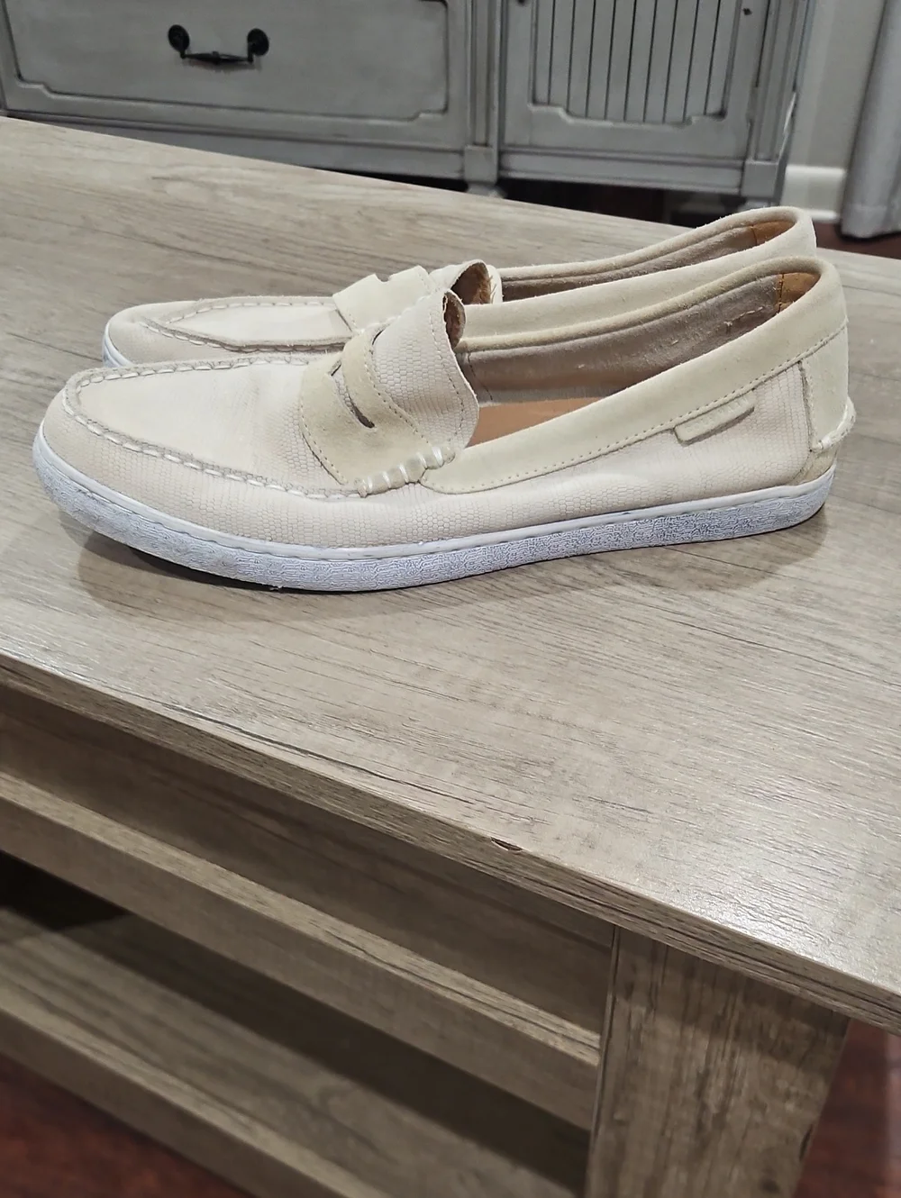 Cole Haan Pinch Maine Classic light cream suede loafers size 11
